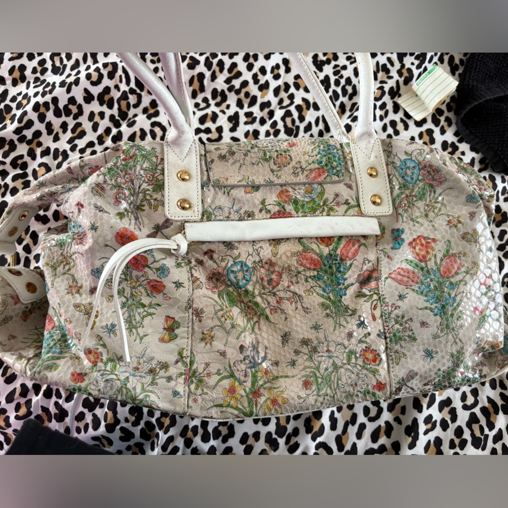 Sharif Bag with Bright Green Interior